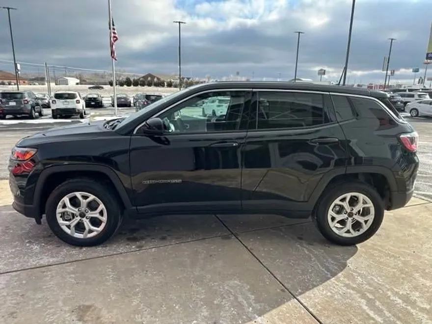 2025 Jeep Compass Sport photo 1
