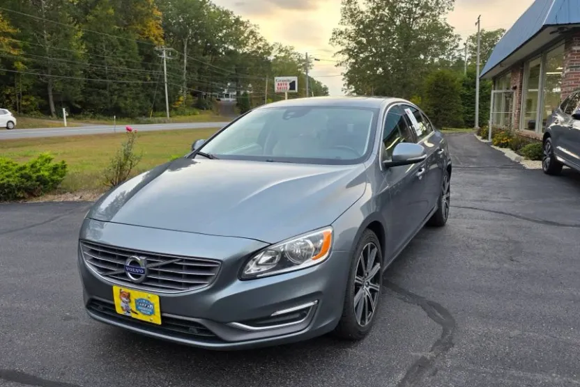 2016 Volvo S60 Premier photo 1