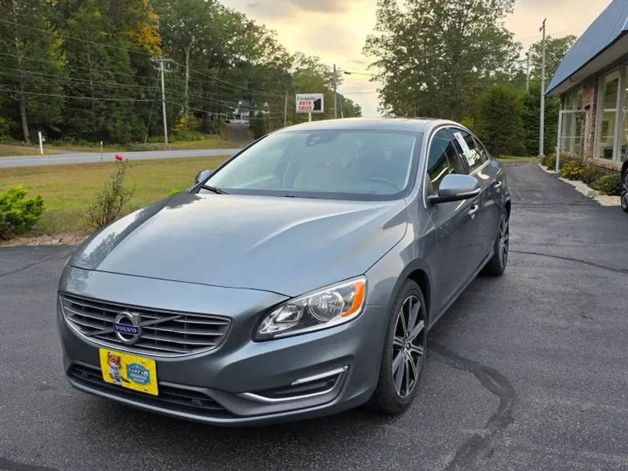 2016 Volvo S60 Premier photo 1