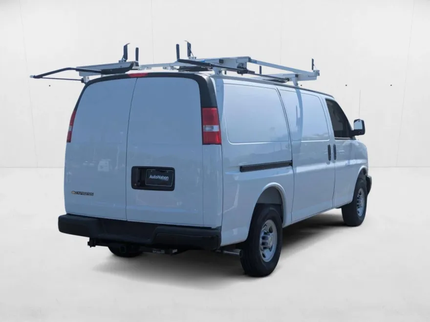 2025 Chevrolet Express Cargo 2500 Base photo 1