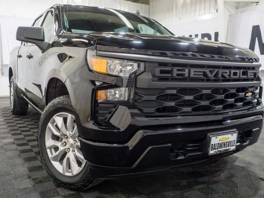 2022 Chevrolet Silverado 1500 Custom photo 1