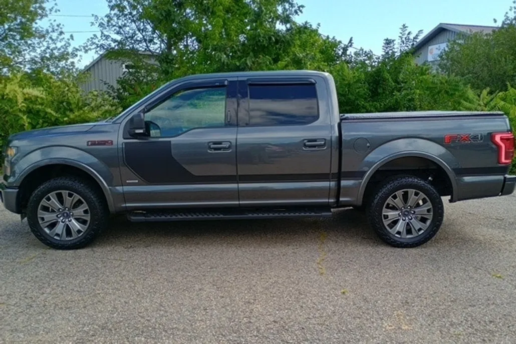 2016 Ford F-150 XLT photo 1