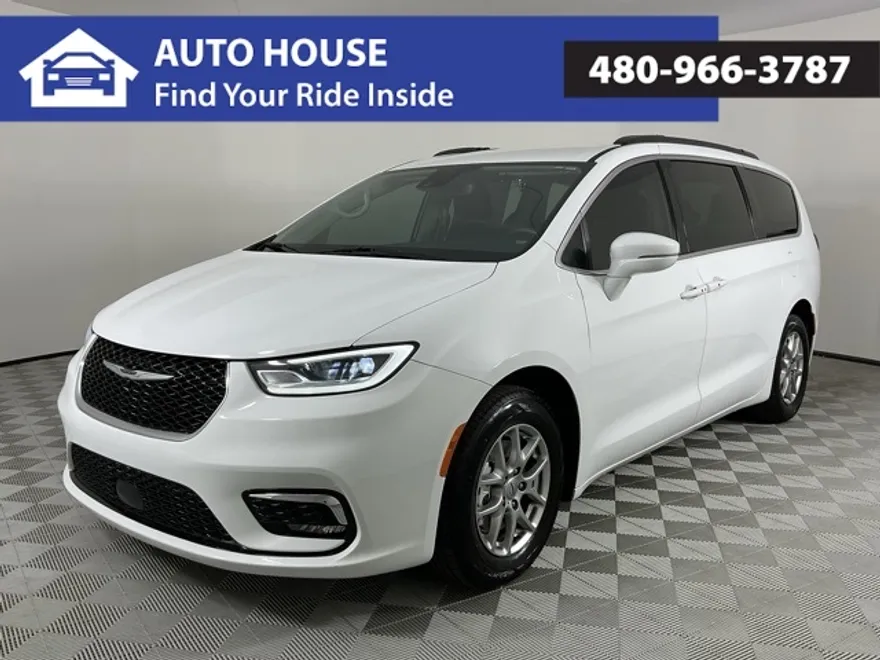 2021 Chrysler Pacifica Touring photo 1