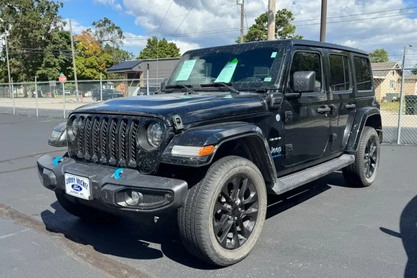2023 Jeep Wrangler Sahara 4xe photo 1