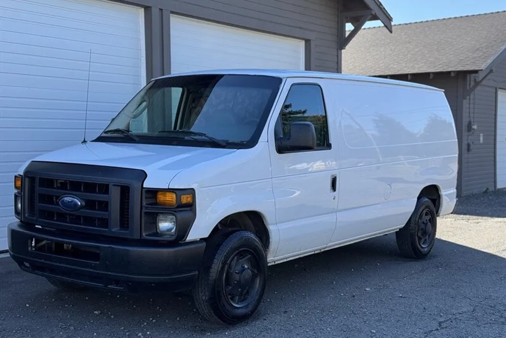 2008 Ford E-150 photo 1