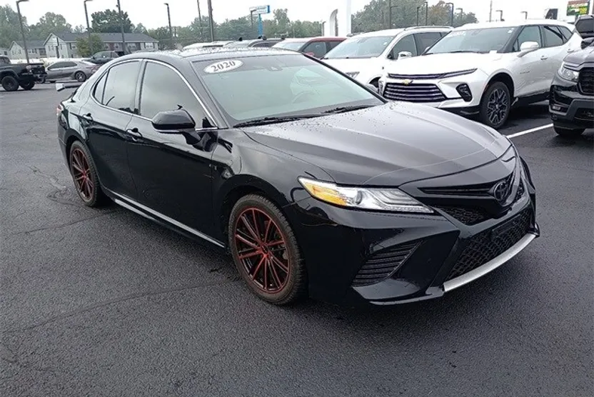 2020 Toyota Camry XSE photo 1