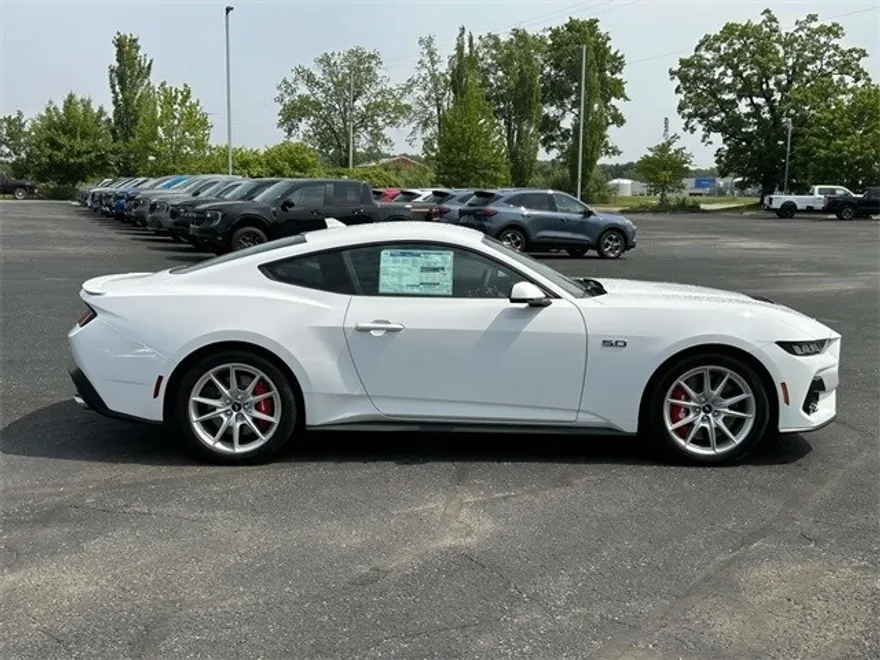 2025 Ford Mustang GT Premium photo 1