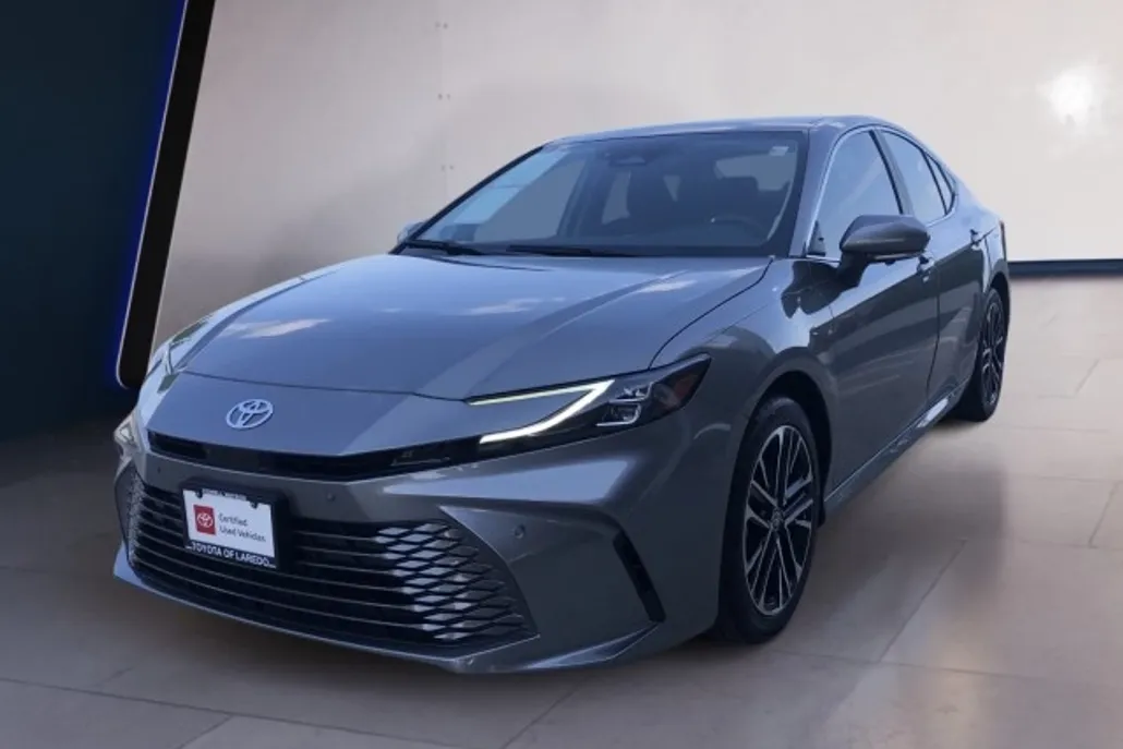 2025 Toyota Camry XLE photo 1
