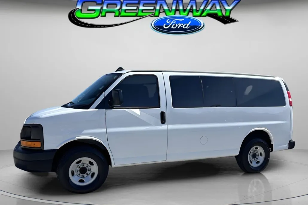 2016 Chevrolet Express LS Passenger Van photo 1