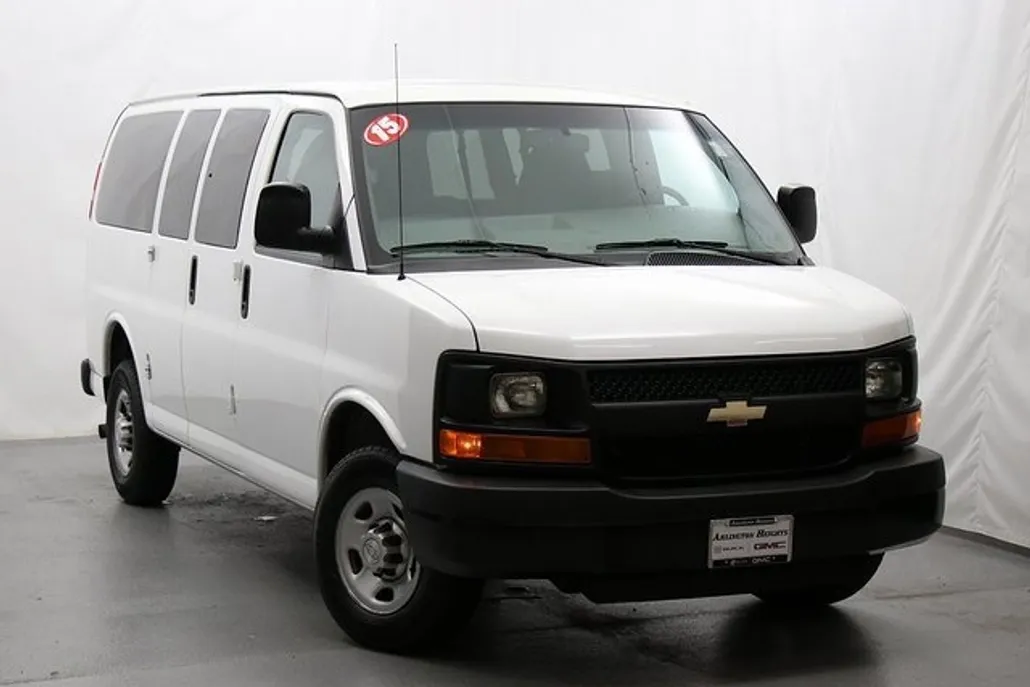 2015 Chevrolet Express Passenger 2500 LS photo 1