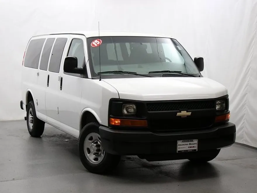 2015 Chevrolet Express Passenger 2500 LS photo 1