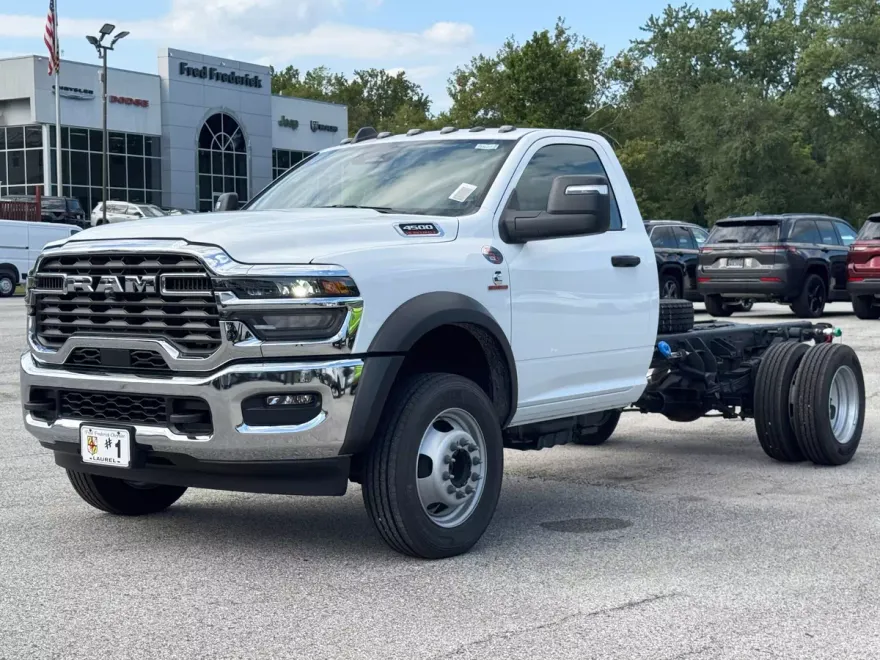 2025 Ram 4500 Tradesman photo 1