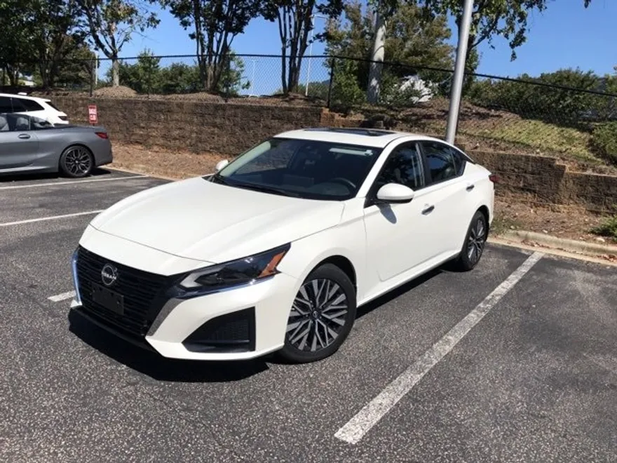 2023 Nissan Altima 2.5 SV photo 1
