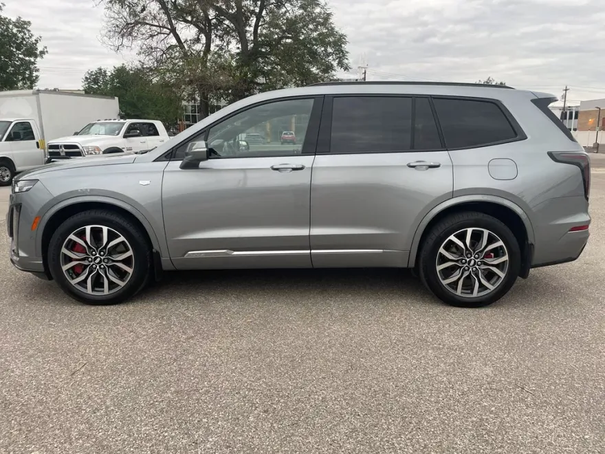 2023 Cadillac XT6 Sport photo 1