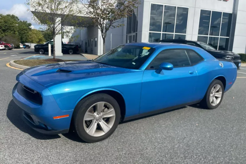 2023 Dodge Challenger SXT photo 1