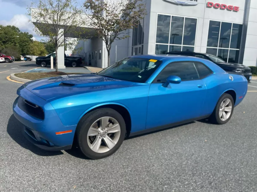 2023 Dodge Challenger SXT photo 1