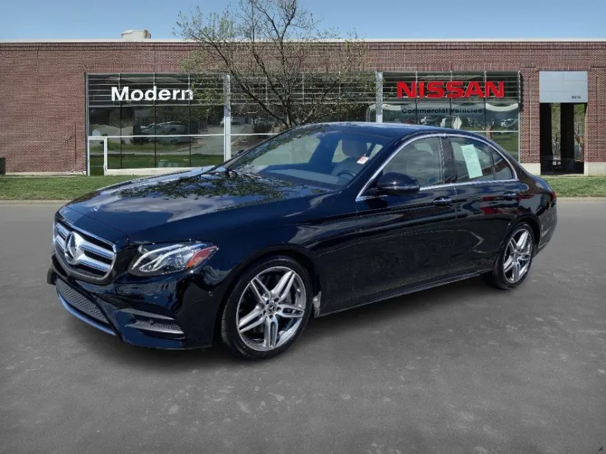 2018 Mercedes Benz E 300 photo 1