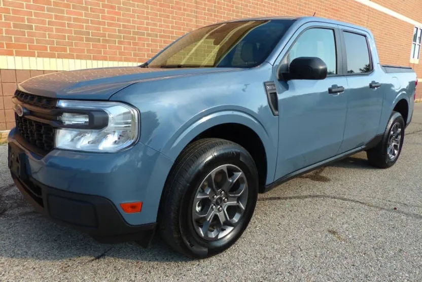 2024 Ford Maverick XLT photo 1