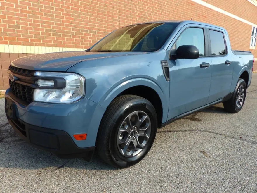 2024 Ford Maverick XLT photo 1