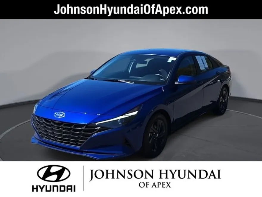 2022 Hyundai Elantra SEL photo 1