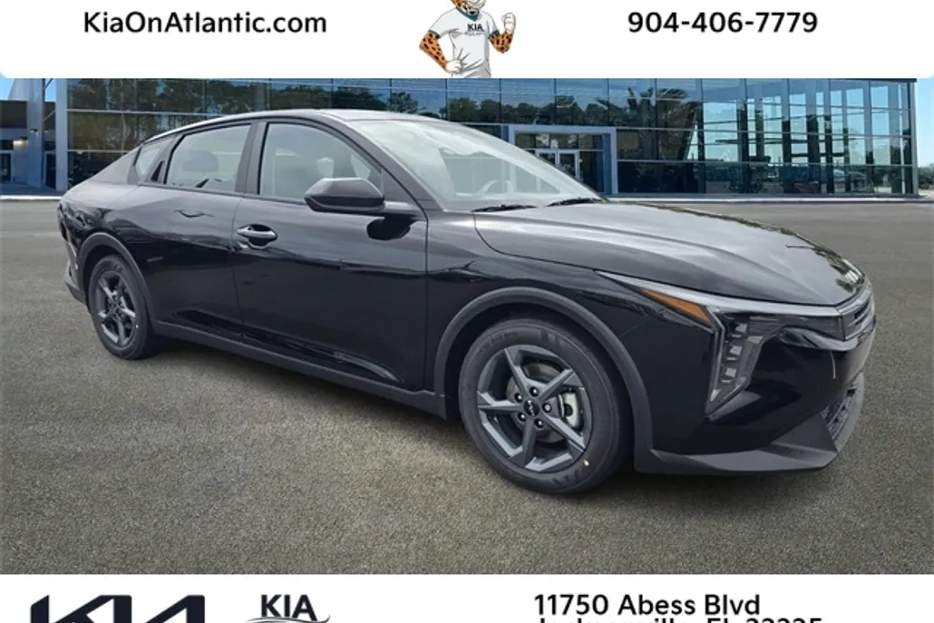 2025 Kia K4 LXS photo 1