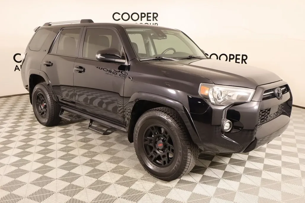 2022 Toyota 4Runner SR5 Premium photo 1