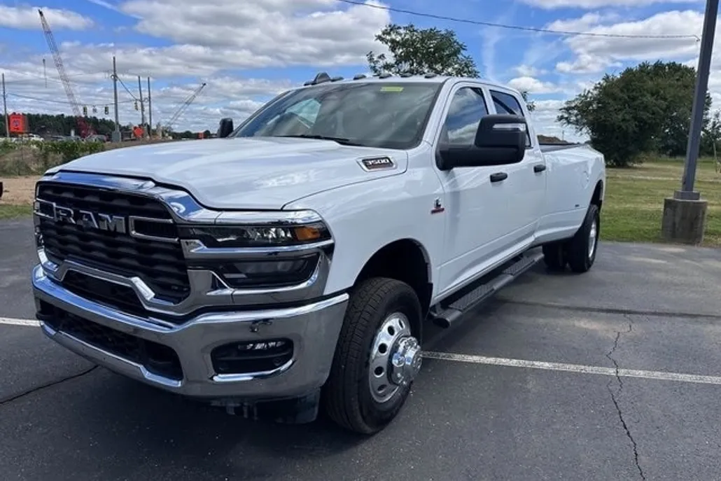 2025 Ram 3500 Tradesman photo 1