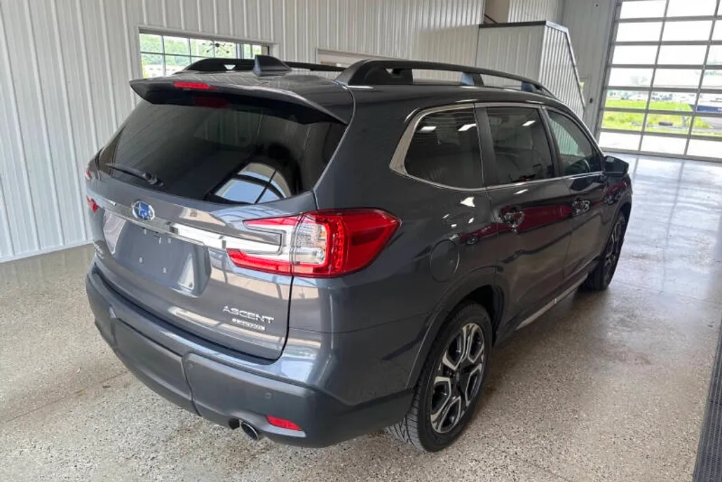 2023 Subaru Ascent Limited photo 1