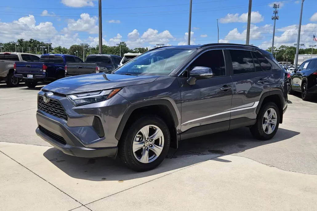 2024 Toyota RAV4 XLE photo 1