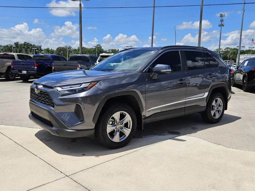 2024 Toyota RAV4 XLE photo 1