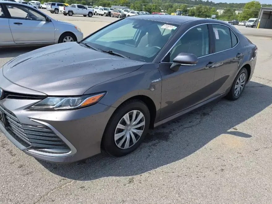 2021 Toyota Camry Hybrid LE photo 1
