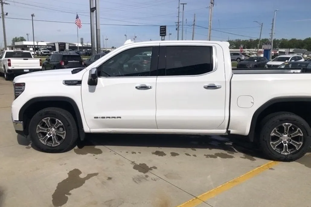 2024 Gmc Sierra 1500 SLT photo 1