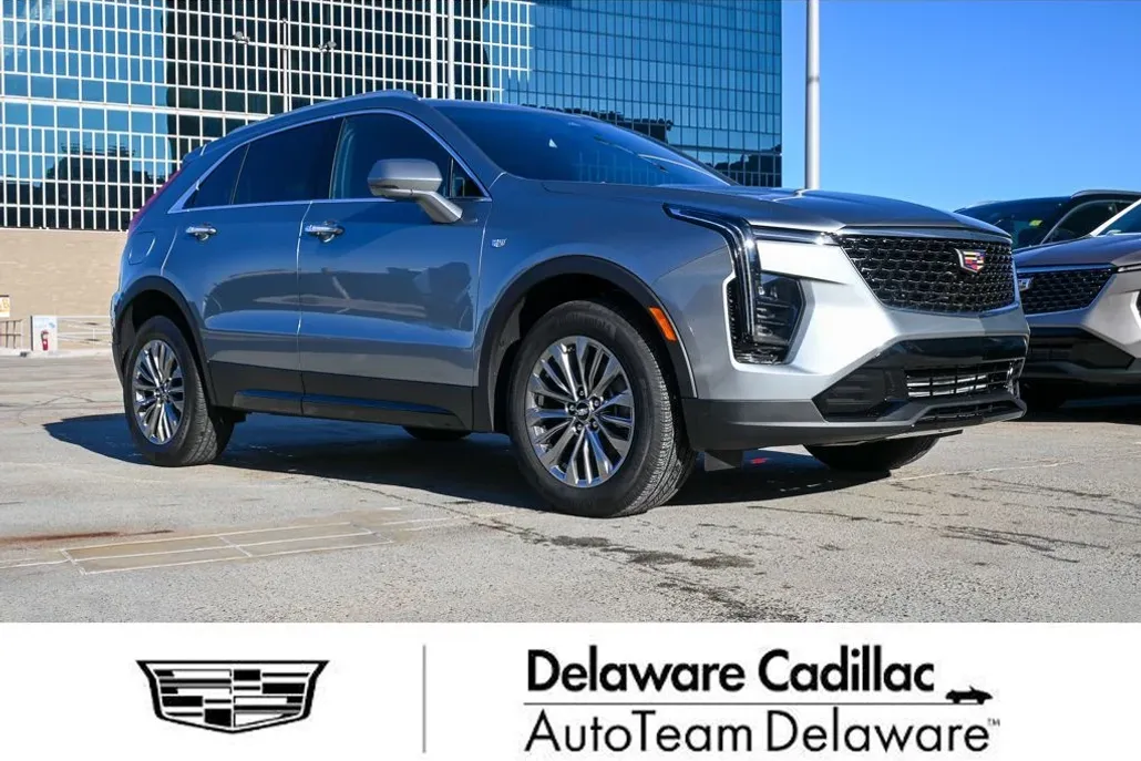 2025 Cadillac XT4 Premium Luxury photo 1