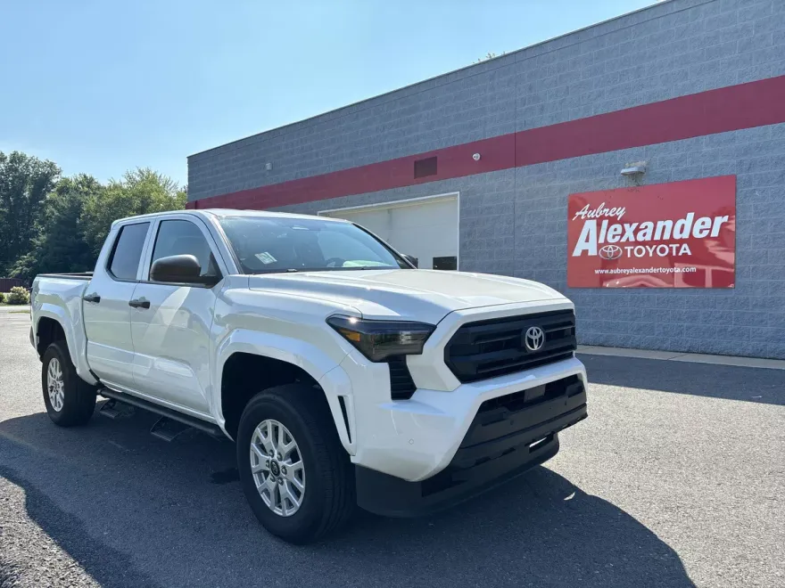 2024 Toyota Tacoma SR Double Cab photo 1