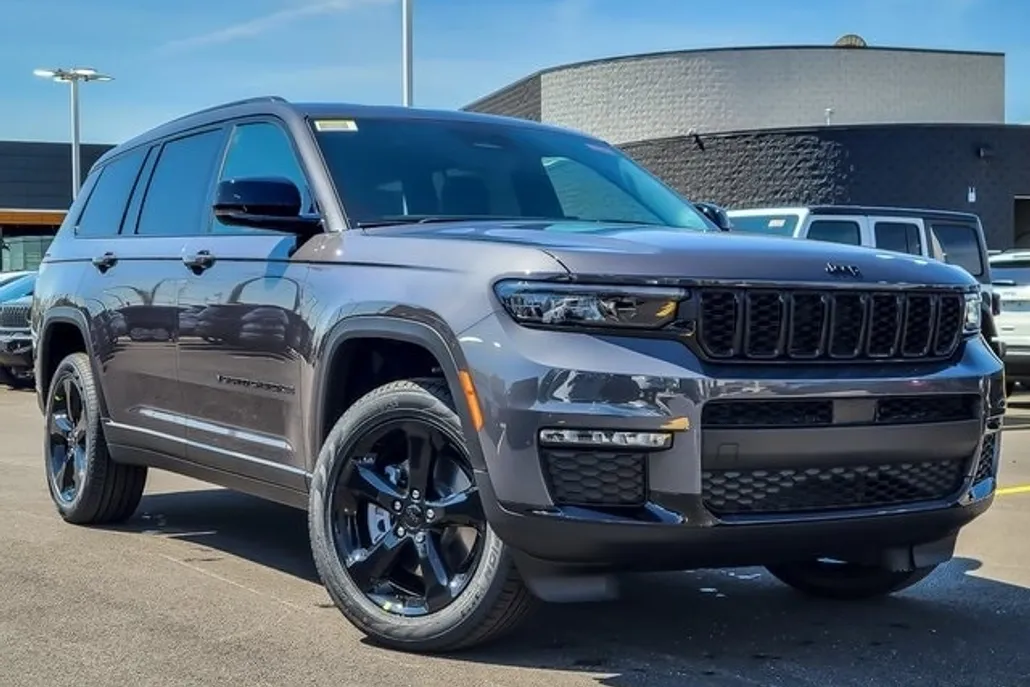 2025 Jeep Grand Cherokee L photo 1
