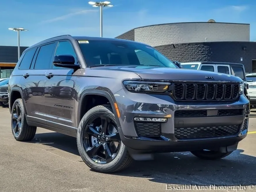 2025 Jeep Grand Cherokee L photo 1