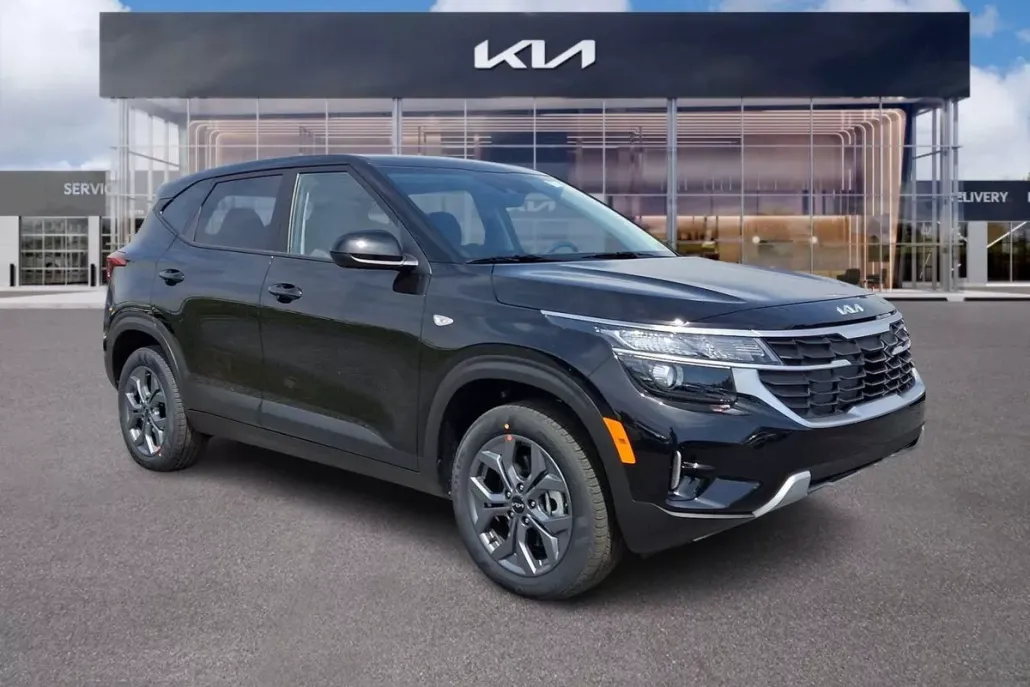 2025 Kia Seltos LX photo 1