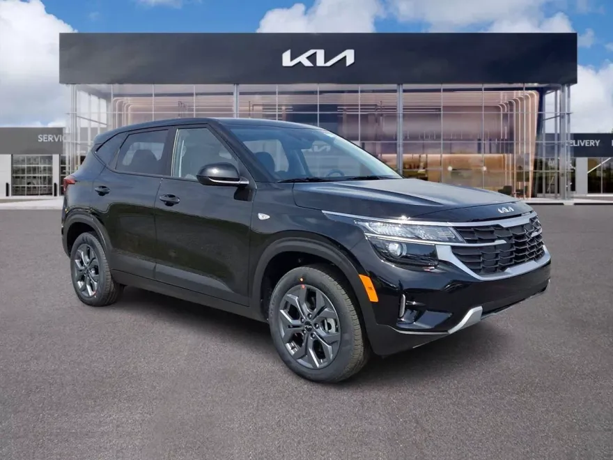 2025 Kia Seltos LX photo 1