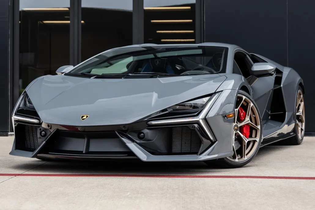 2024 Lamborghini Revuelto photo 1