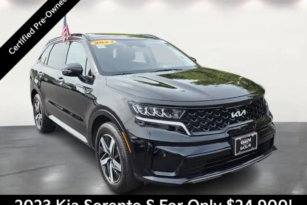 2023 Kia Sorento S photo 1