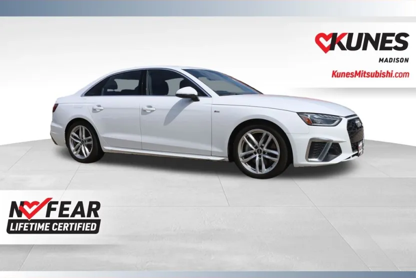 2023 Audi A4 45 S line Premium Plus Quattro photo 1