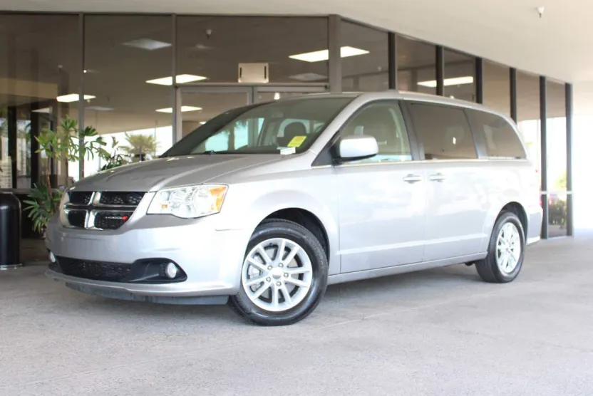 2018 Dodge Grand Caravan SXT photo 1