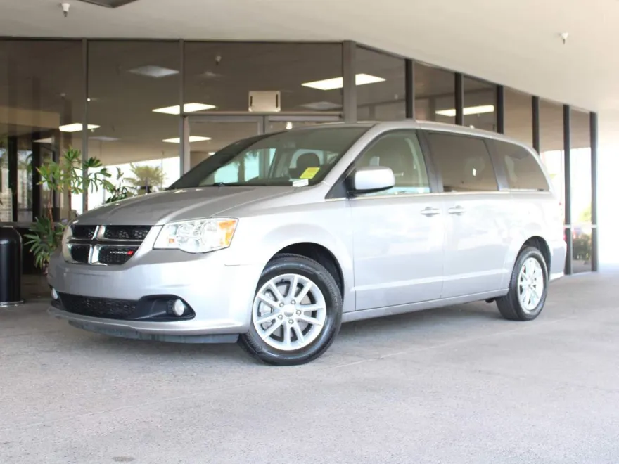 2018 Dodge Grand Caravan SXT photo 1
