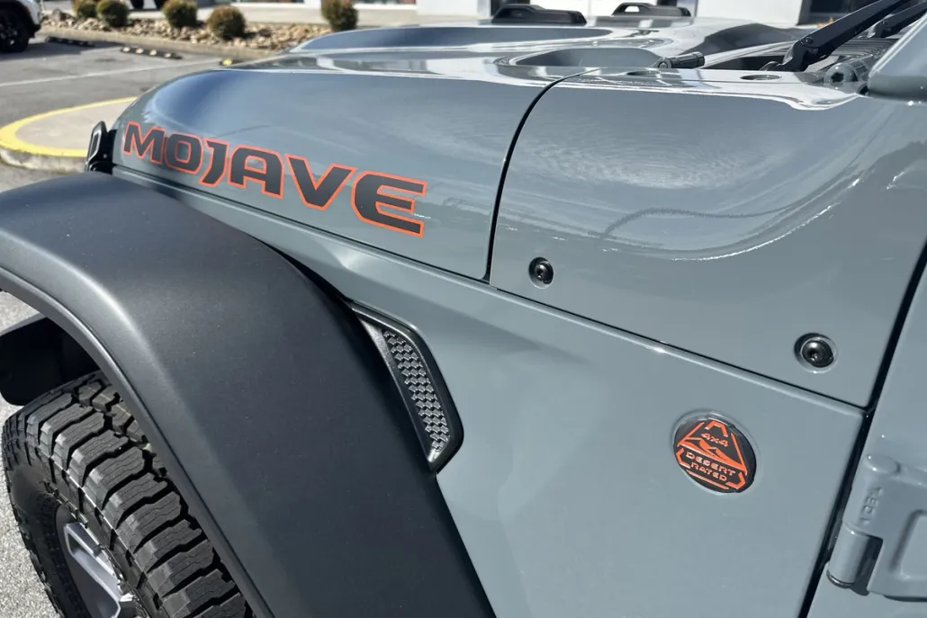 2025 Jeep Gladiator Mojave photo 1