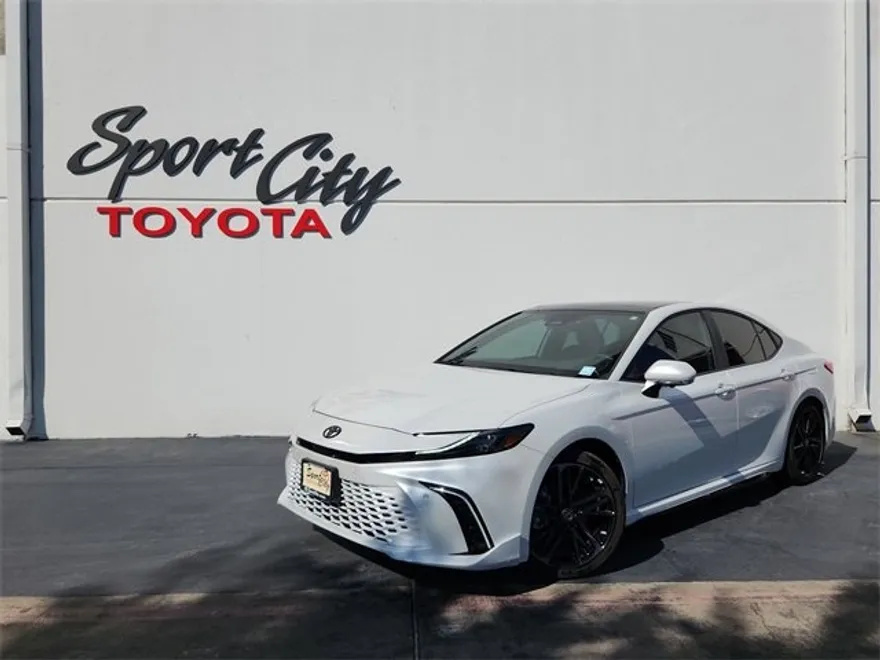 2025 Toyota Camry XSE photo 1