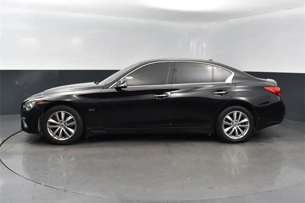 2016 Infiniti Q50 3.0t Premium AWD photo 1