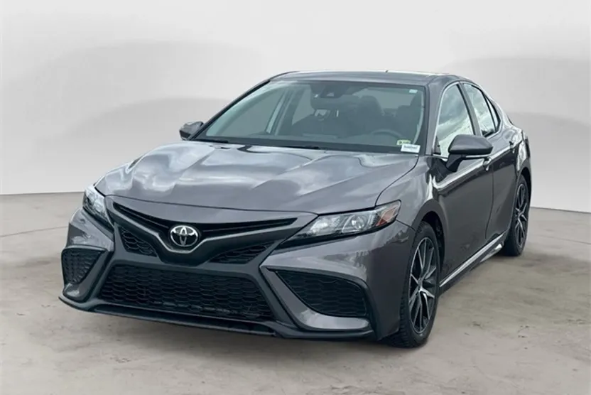 2024 Toyota Camry SE photo 1