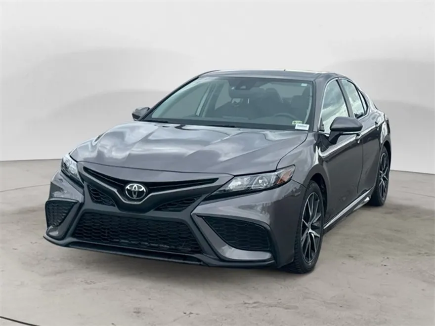 2024 Toyota Camry SE photo 1