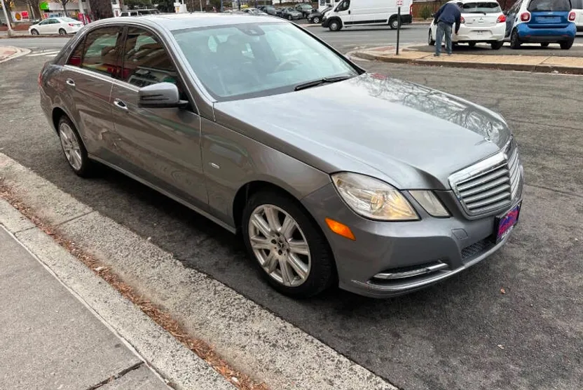 2012 Mercedes Benz E 350 photo 1