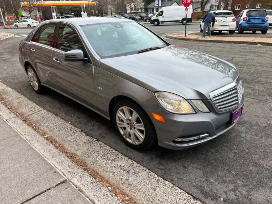 2012 Mercedes Benz E 350 photo 1
